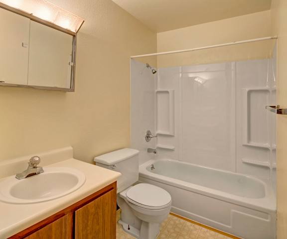 Brighton Woods Bathroom