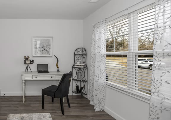 Home office at Galbraith Pointe Apartments and Townhomes, Cincinnati, OH