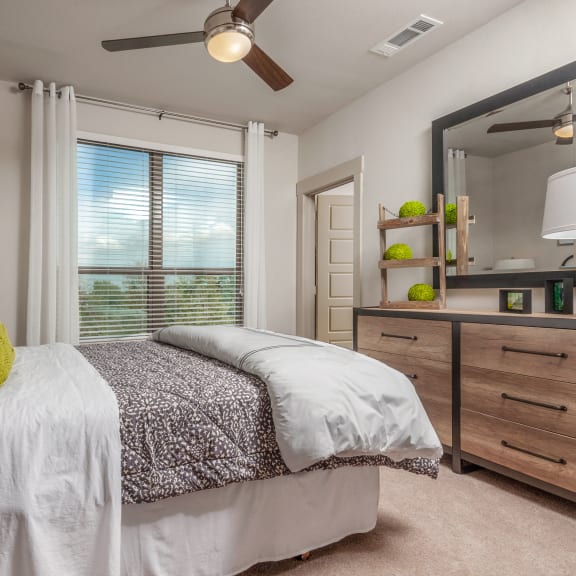 Bedroom with natural light at The Kelley at Samuels Ave, Fort Worth, TX, 76102