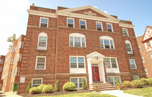 Elegant Exterior View Of Property at Integrity Gold Coast Apartments, Lakewood, OH, 44102