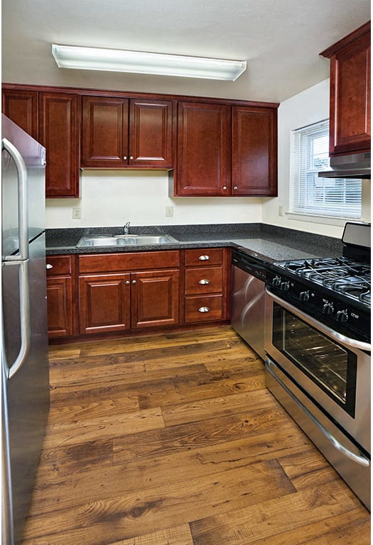 Kitchen 2 Highland Woods
