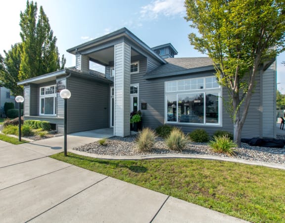 Riverpointe Apartments Clubhouse Exterior