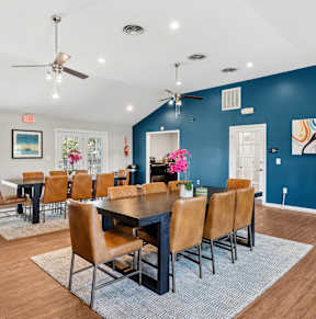 Resident Clubhouse Lounge at Hyde Park Apartment & Townhomes Chester, VA 23831