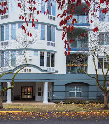 the building in which the hotel is located
