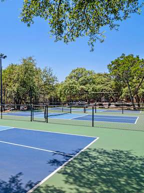 Tennis Court at Skyline at Barton Creek Apartments, Austin, TX 78758