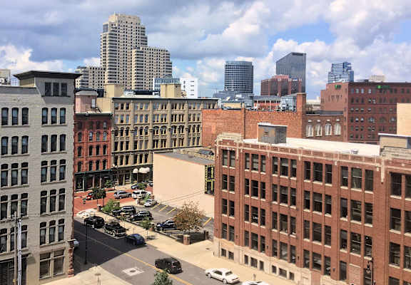 38-commerce-downtown-grand-rapids-apartments
