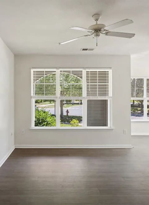 Unfurnished Living Area at Magnolia Pointe, Durham North Carolina