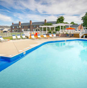 Outdoor Pool at Heathermoor and Bedford Commons Apartments in Columbus