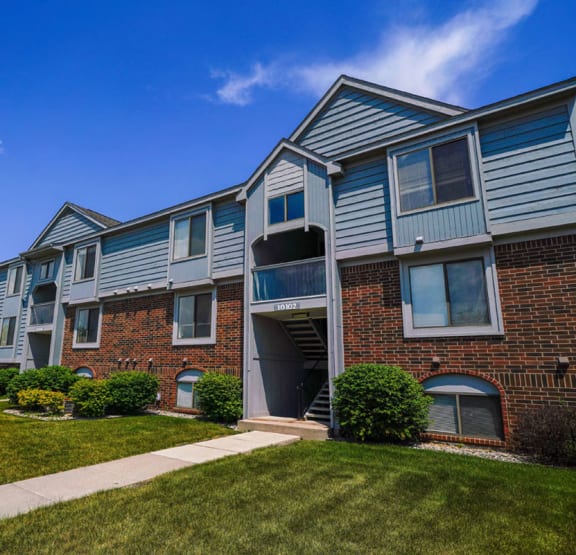 Exterior at Dupont Lakes Apartments in Fort Wayne