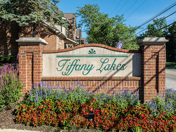 the view at summit station apartments entrance sign