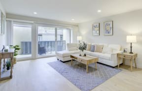 additional photo for property listing at chic digs with room to stretch out in the village 22 car