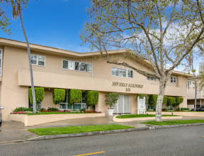 Apartment Building in Beverly Hills