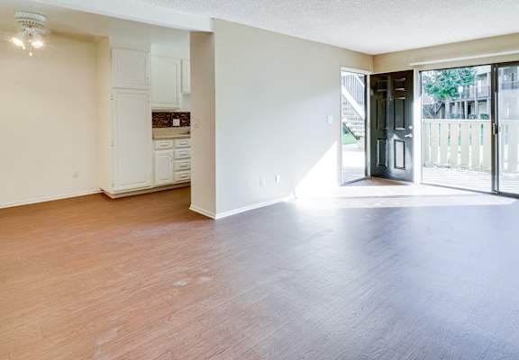 Trendy Master Carpeted at Highlander Park Apts, Riverside, California