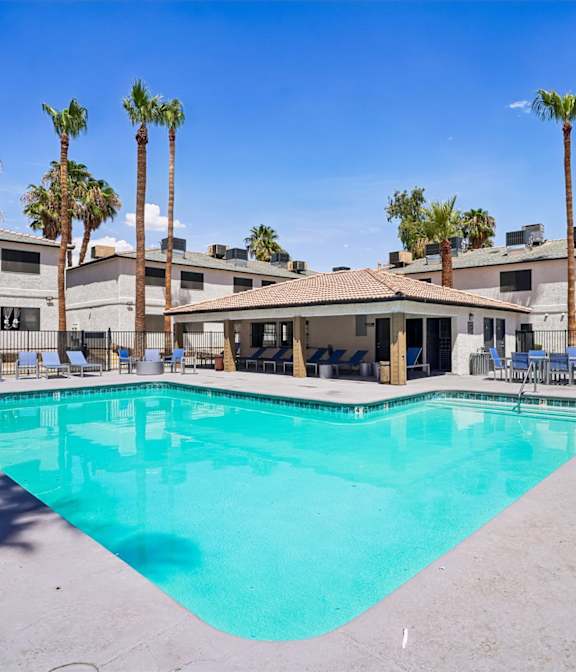 Wide Green Lawn at Dash Apartments, Las Vegas, 89104