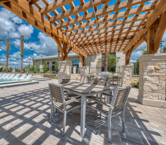 Outdoor Tables at Retreat at the Rim in TX 78257