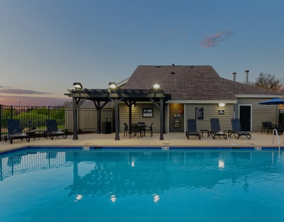Home - Covey at Fox Valley apartments in Aurora, IL near Naperville