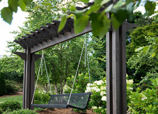 porch swing and pergola at Avia Apartments in Vestavia Hills, AL
