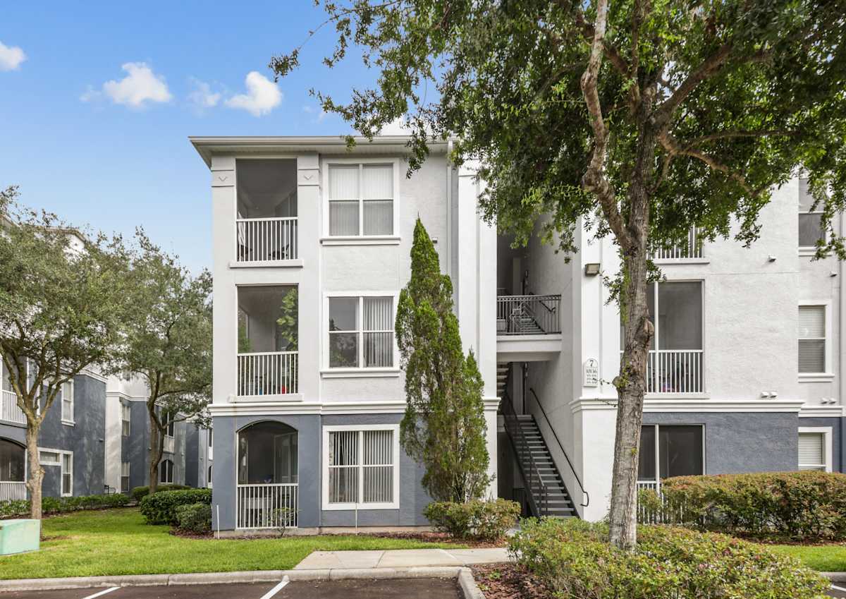 The Sanctuary at Highland Oaks apartment building exterior - Tampa, FL