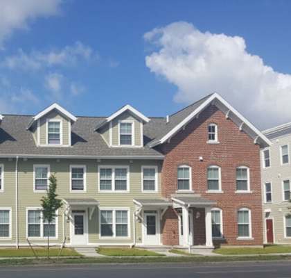 a row of town houses on a city street