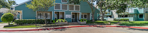 Welcome to Colinas Pointe in Irving Texas
