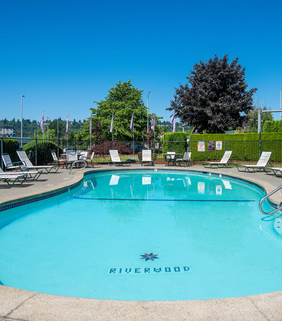 Pool & Sundeck at Riverwood Apartments, WA 98032