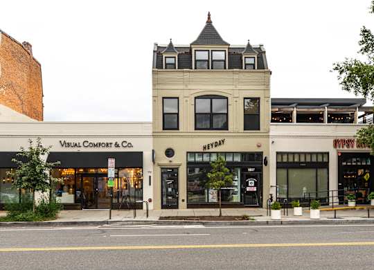 Shopping and dining near The Palisades at Logan Circle Apartments, 1464 Rhode Island Avenue, NW, Washington, DC 20005