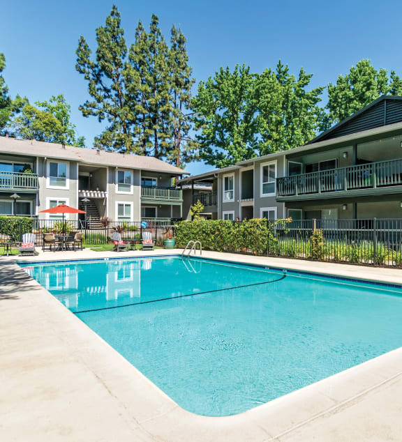 Sparkling Pool at Pleasanton Glen Apartments, California, 94566