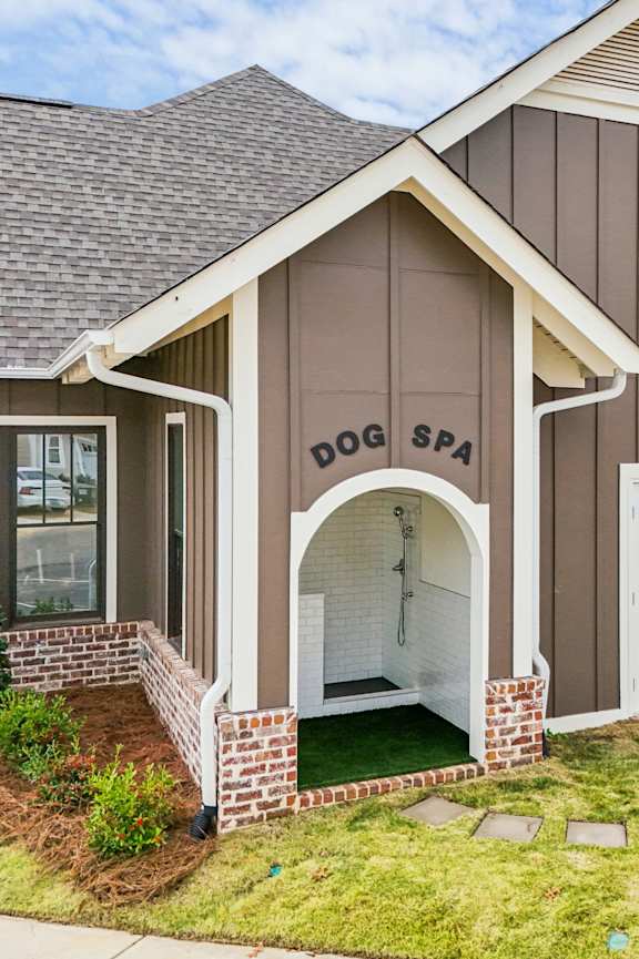 Pet spa at Turnberry Park Apartments in Gardendale, AL