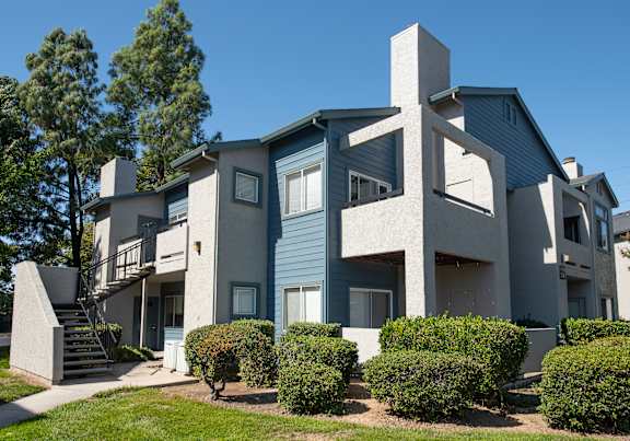 Building Exterior at Autumn Oaks Apartments, Roseville, California