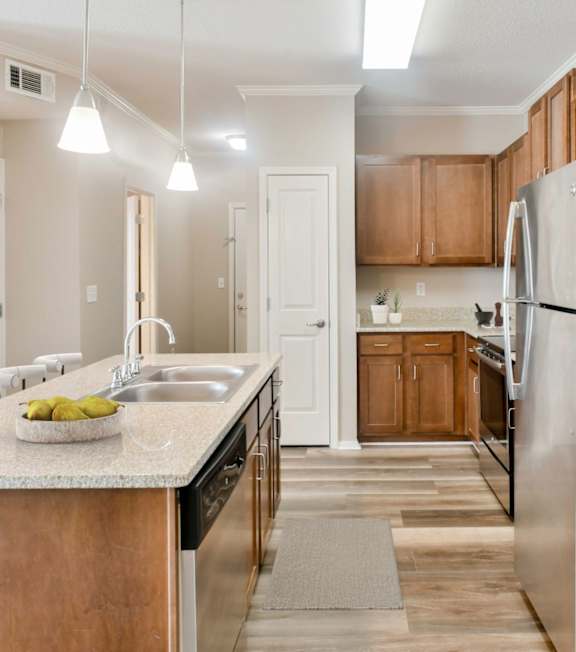 Modern Kitchen at Harbor Island Apartments in Harbor Town, Memphis, TN