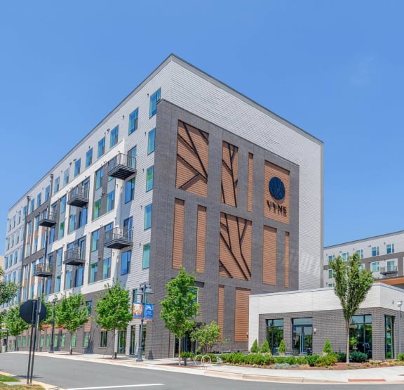 the b at Vyne One Loudoun, Ashburn, VA