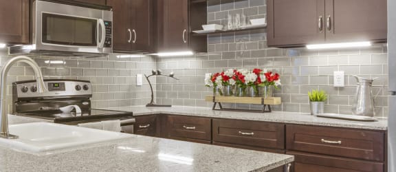 Fully-Equipped Kitchen with Kitchen Island