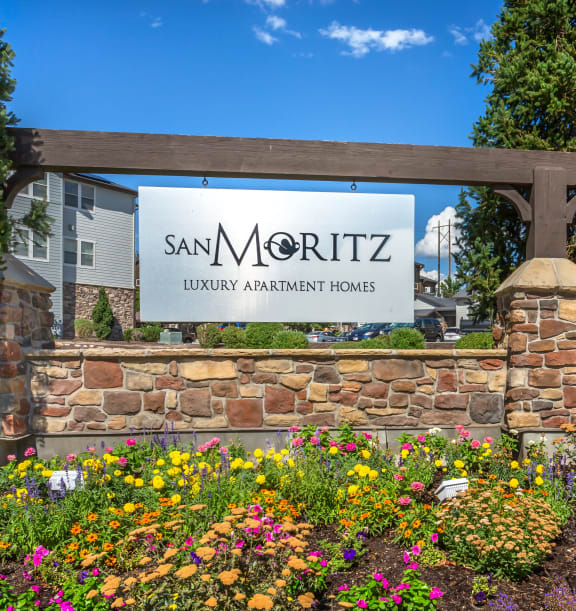 Monument Sign at San Moritz