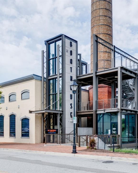 Property Exterior at The Waterford At Rocketts Landing Apartments, PRG Real Estate, Richmond, VA, 23231