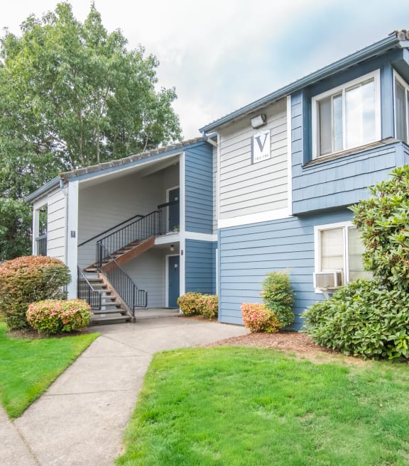 Creekside Village apartments two story building 