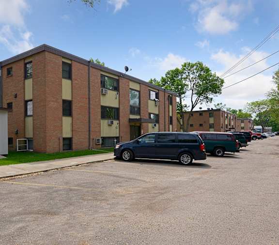 Northeast Villas Apartments in Fridley, MN Parking