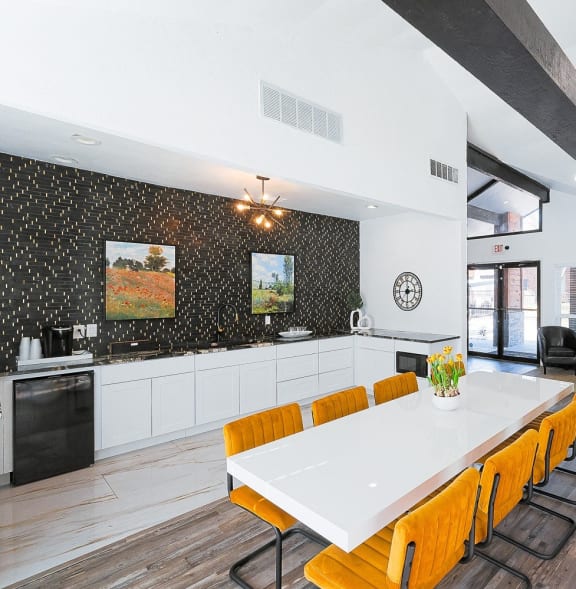 The Monet Apartments in Dallas, Texas Clubhouse Lounge with Kitchen
