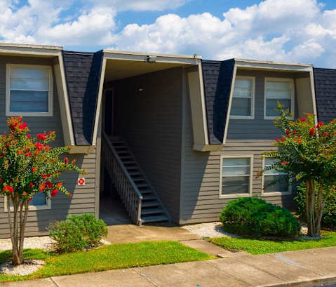 Auburn Glen Exterior at Auburn Glen Apartments, Florida, 32256