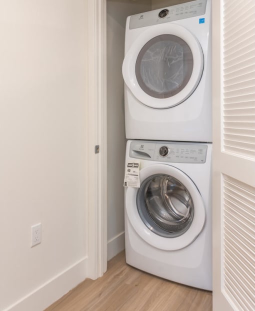 Full size stackable washer & dryer