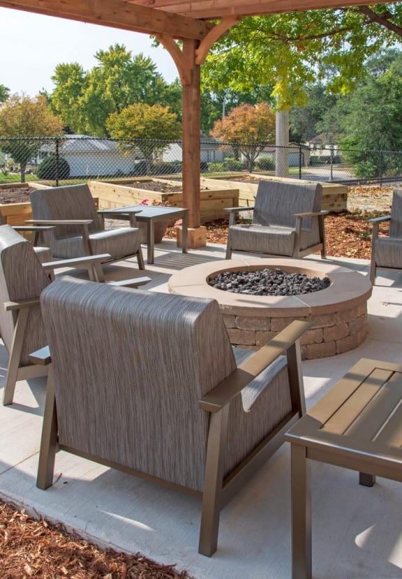 Outdoor patio with firepit