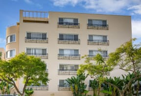 Apartment Building in Beverly Hills