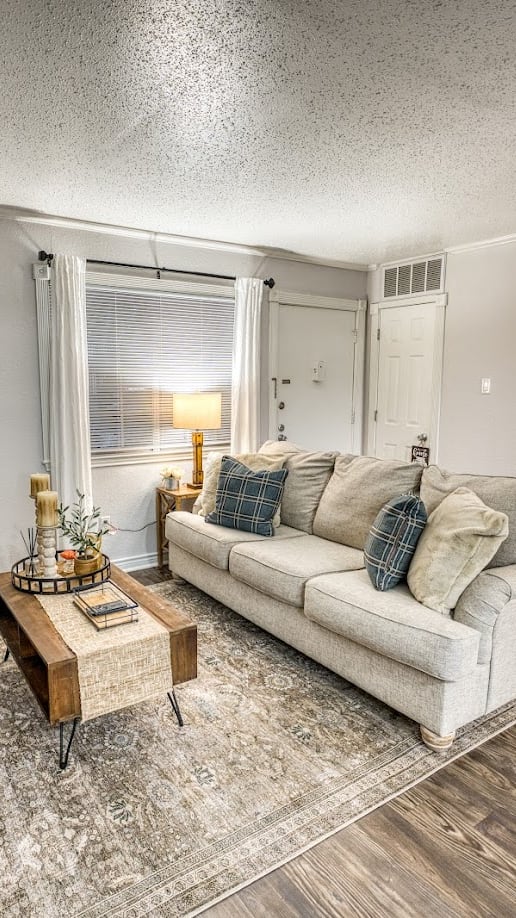 Bedroom at Le Montreaux Apartments, Austin TX 78759