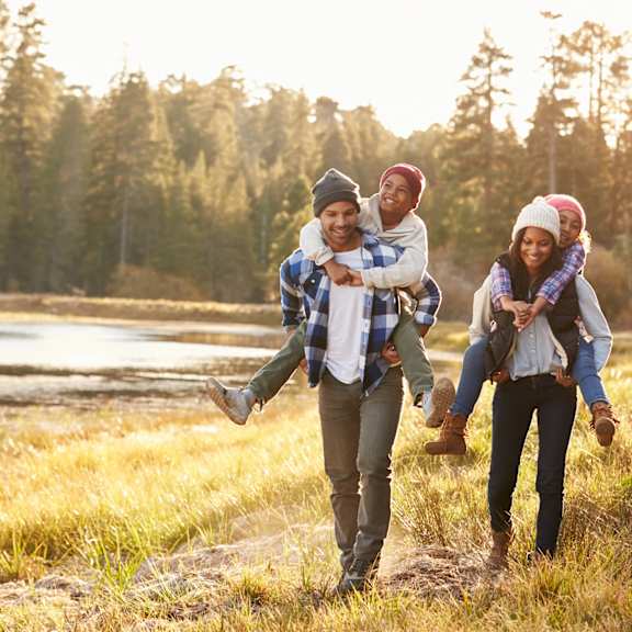 Lakeside apartments and townhomes in Hudsonville, MI | Elmwood Lake Apartments in Hudsonville, MI