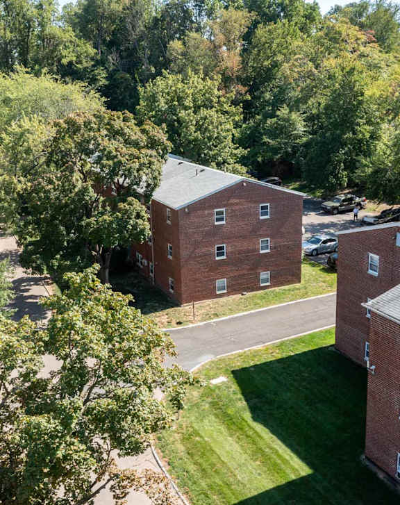 Exterior Landscape at Grant Meadows Apartments, Philadelphia
