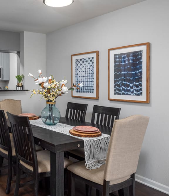 Kings Landing Apartments in Creve Coeur, MO