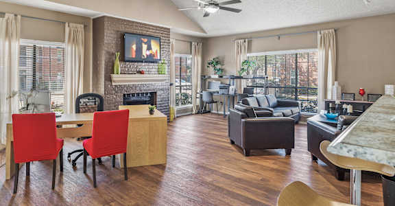 the preserve at ballantyne commons living room and dining room