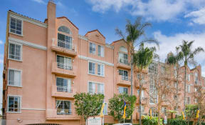 Apartment Building in Los Angeles