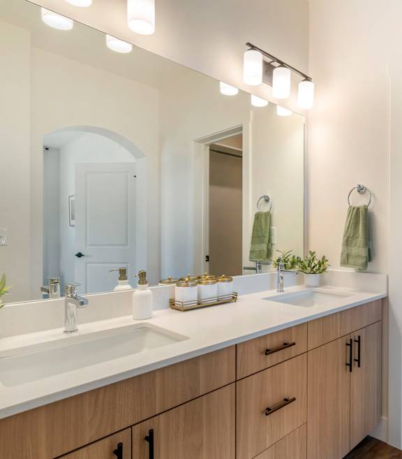  Orchard Park Townhomes Bright Bathroom