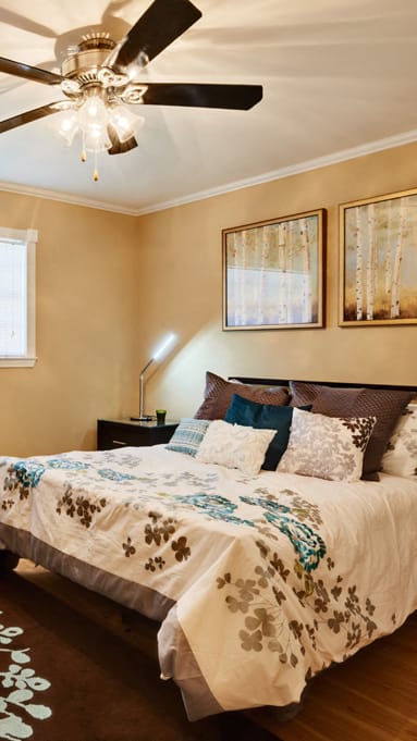 Bedroom at Le Montreaux Apartments, Austin TX 78759