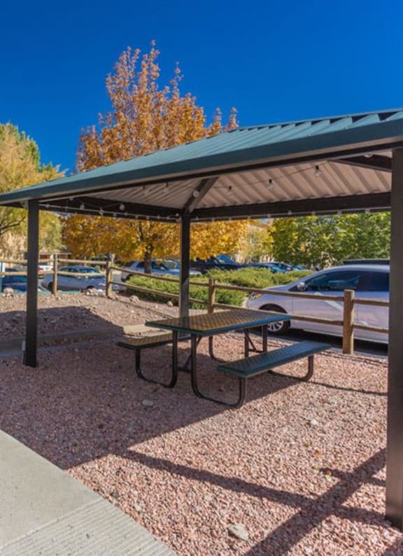 Picnic Area With Grilling Facility  at University Square Apartments, Flagstaff, Arizona